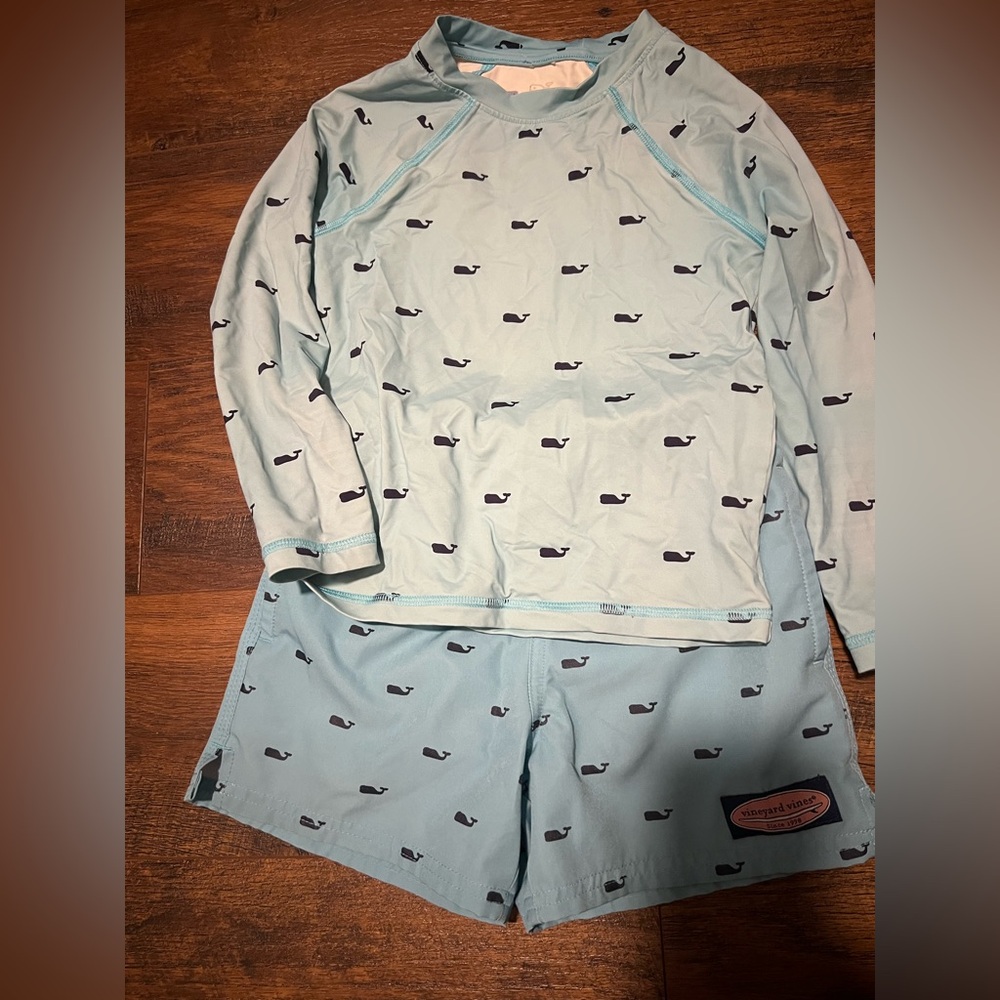 Vineyard Vines Whale Print Rash Guard & Swim Trunks Set Size 4T - Picture 5 of 5